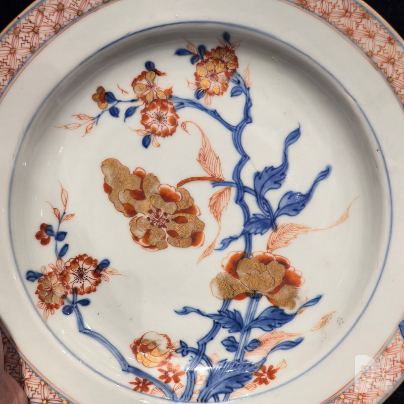 清康熙 青花矾红描金花卉纹盘 - 图5